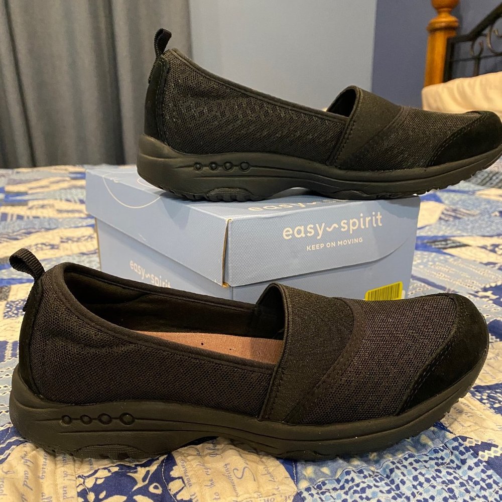 Easy Spirit Twist Slip-on Sneaker (Black) - Sz 7.5